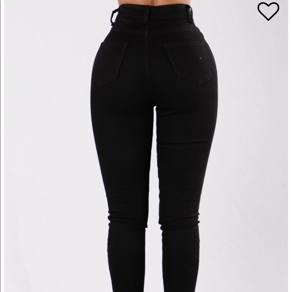 SOLD! NWOT Black ripped skinny jeans - Picture 3 of 4